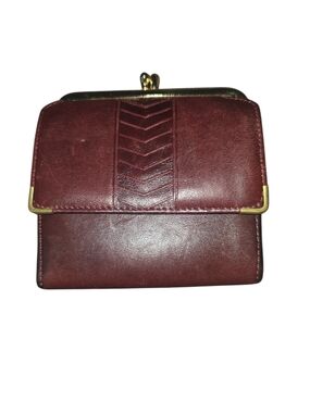 Vintage Princess Gardner Compact Burgundy Leather Wallet with Gold-Tone Accents